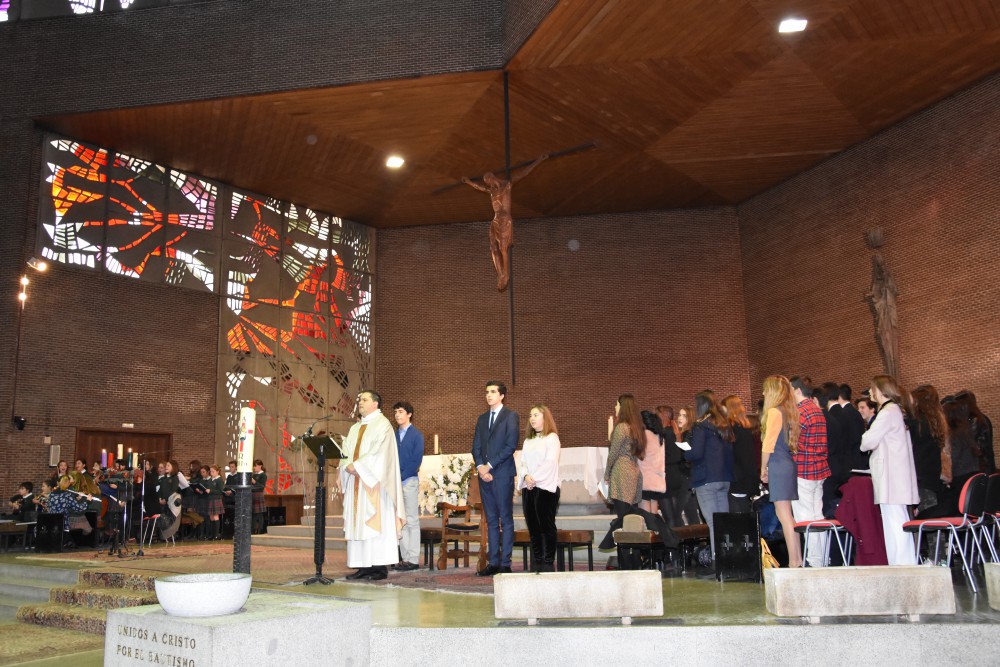 Inmaculada Colegio concertado bilingüe María Virgen Madrid